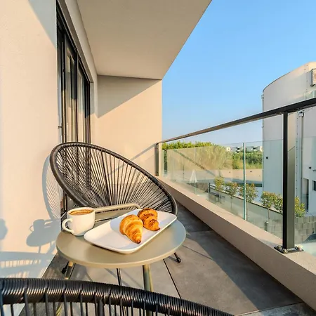 Beachfront Azzuro With Seaview *
