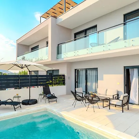 Beachfront Azzuro With Seaview Privlaka (Zadar)