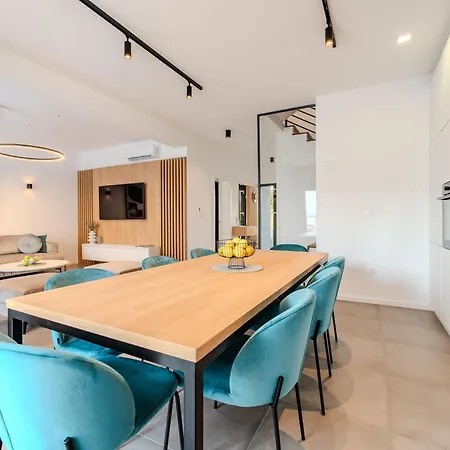 Villa Beachfront Azzuro With Seaview *