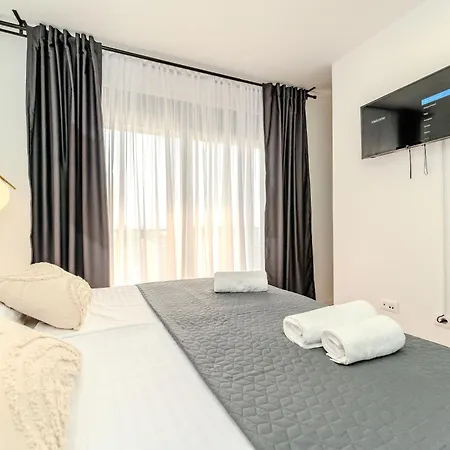 Beachfront Azzuro With Seaview * Privlaka (Zadar)