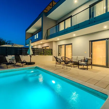 Villa Beachfront Azzuro With Seaview