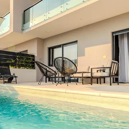 Beachfront Azzuro With Seaview Villa