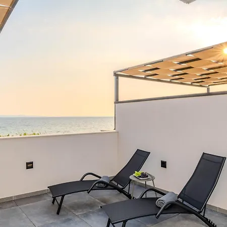 Beachfront Azzuro With Seaview Villa